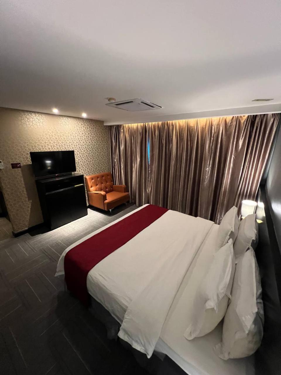 Hotel De Leon Lahad Datu Kamer foto