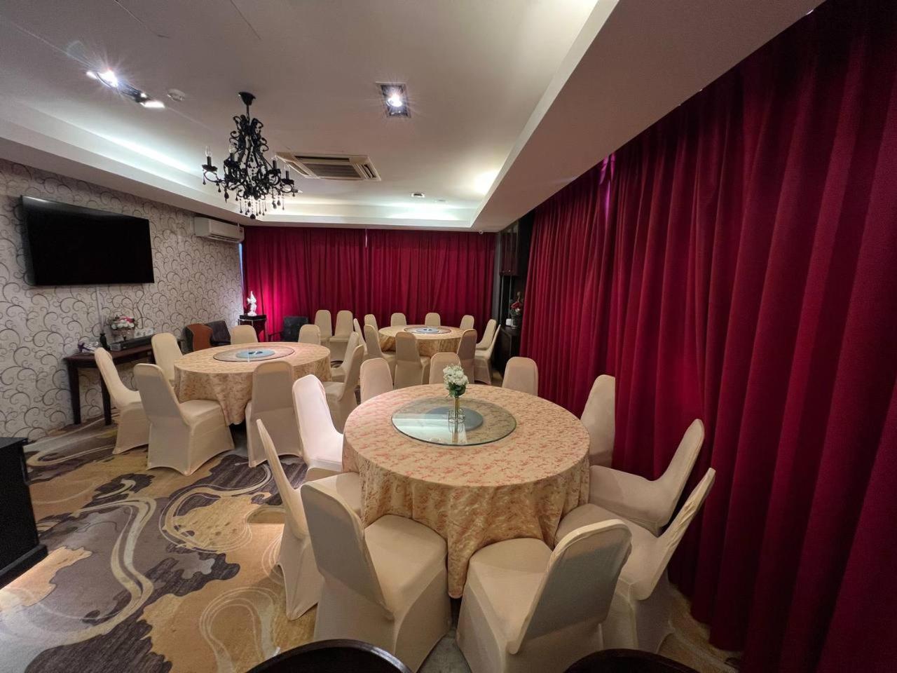 Hotel De Leon Lahad Datu Buitenkant foto