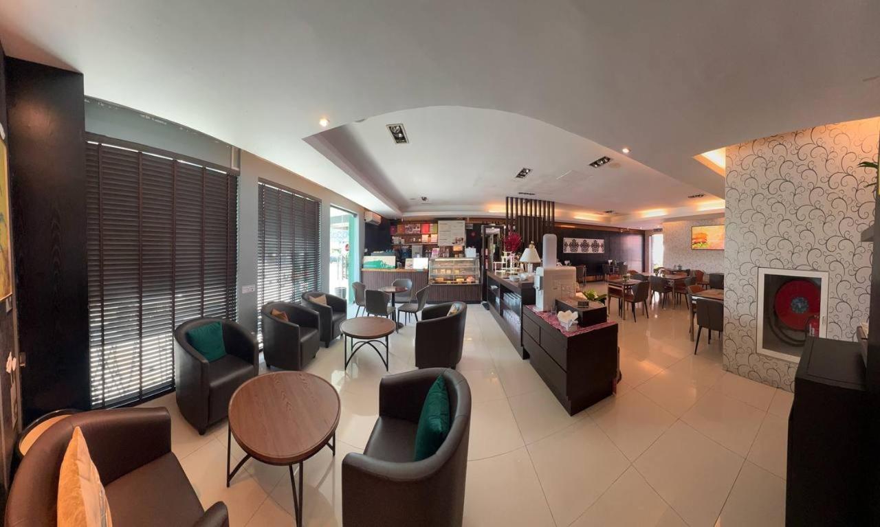 Hotel De Leon Lahad Datu Buitenkant foto